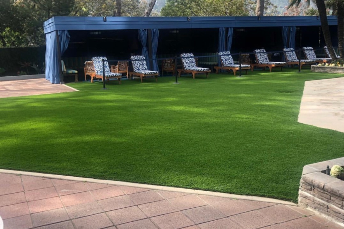 Landscaping Services: Plant design, Sod and Turf Installation